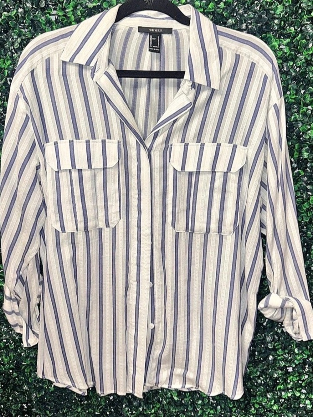 Forever 21 Striped Button Down Shirt in White & Blue Size Small